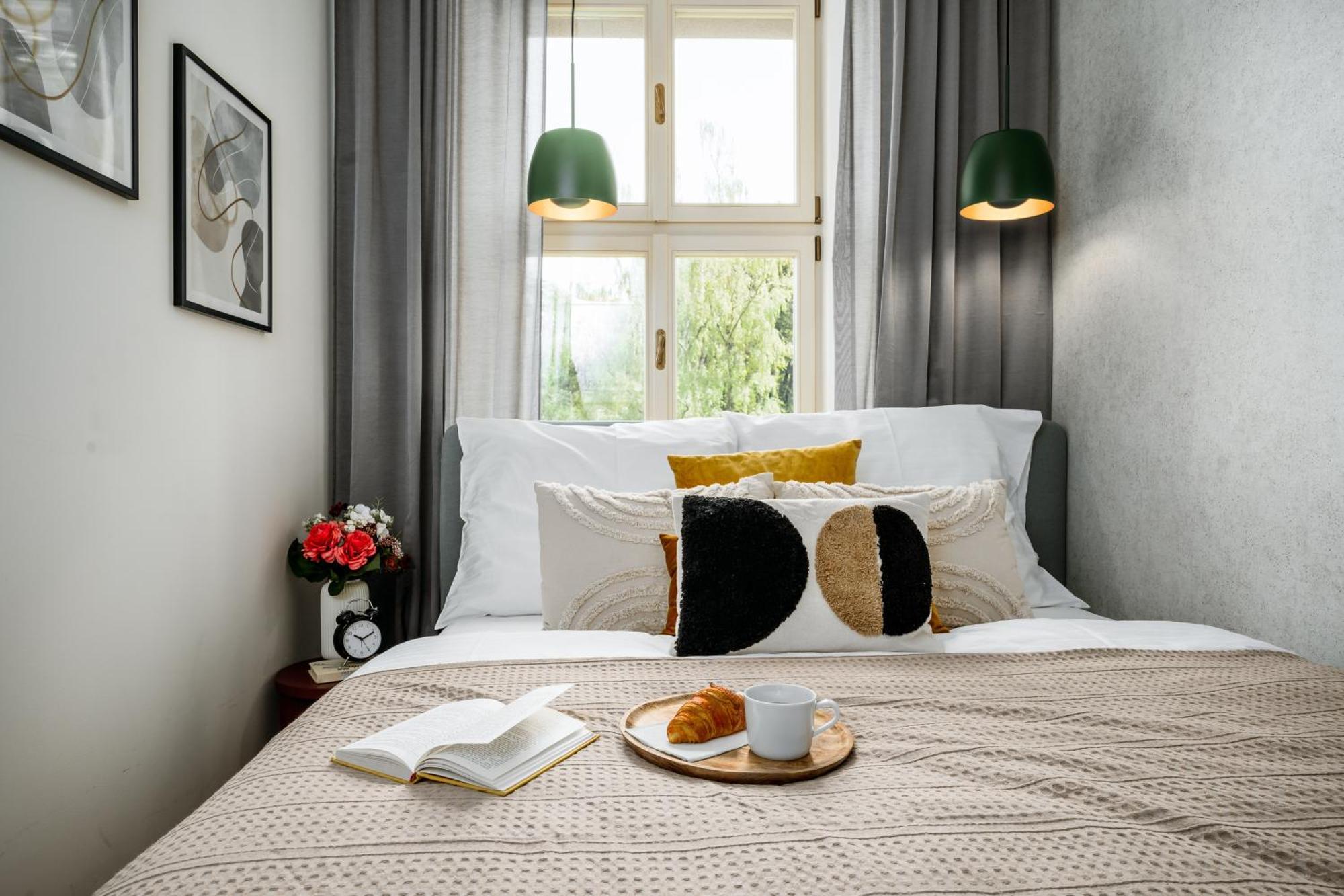 Days - - Easy Access Apartmán *